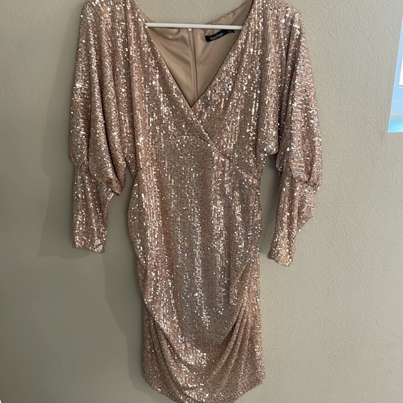 Boohoo sequin maternity dress - Picture 4 of 4